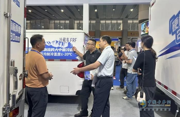 冷鏈運(yùn)輸看這里！五菱冷藏車廣州展實(shí)力圈粉海內(nèi)外客戶