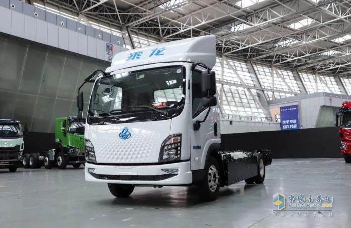 續(xù)航450km！乘龍翼威2大電量輕卡：打破里程焦慮， 拓展你的業(yè)務(wù)半徑