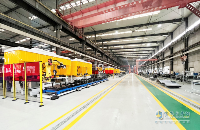 中集車(chē)輛強(qiáng)勢(shì)入選2024深圳行業(yè)領(lǐng)袖企業(yè)百?gòu)?qiáng)