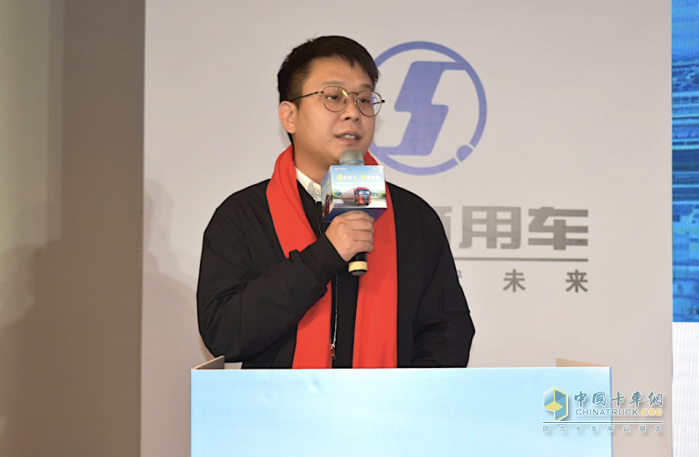 陜汽德御Q300載貨車(chē)強(qiáng)勢(shì)登陸廣州 助推當(dāng)?shù)匚锪鬟\(yùn)輸行業(yè)發(fā)展