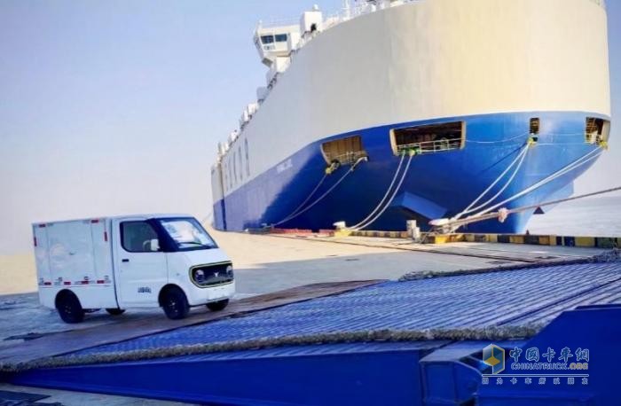 出海啟程！大力牛魔王汽車海外首單發(fā)運