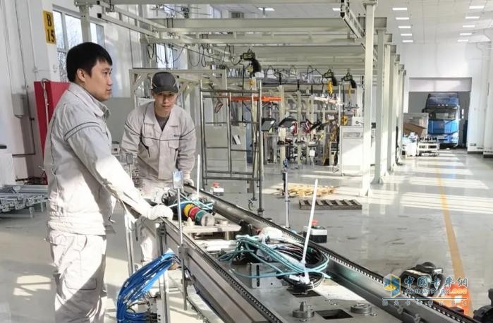 解放動力：千里“會戰(zhàn)”展硬核實力，新能源模組Pack線跨域重生！