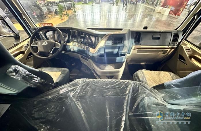 一路領(lǐng)鮮！乘龍H7 Pro 6x2冷藏車助你省油多拉