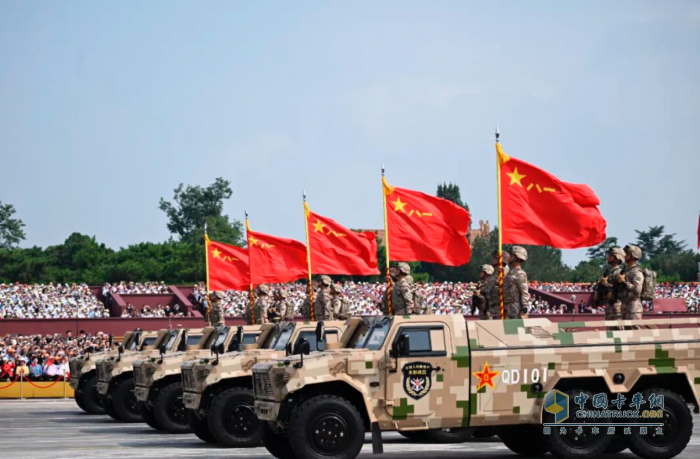 鐵甲榮光！115輛東風(fēng)軍車天安門廣場成功受閱！
