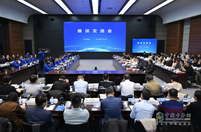 譚旭光：企業(yè)家要永葆旺盛斗志、無我無畏、吸收養(yǎng)分、合作溝通、挑戰(zhàn)困難！