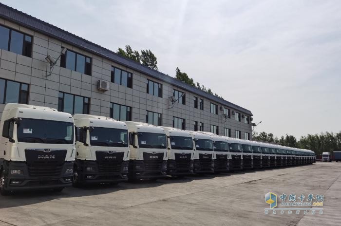 曼恩一次性交付25輛TGX牽引車 助力昊銳物流實現(xiàn)高效品質運輸