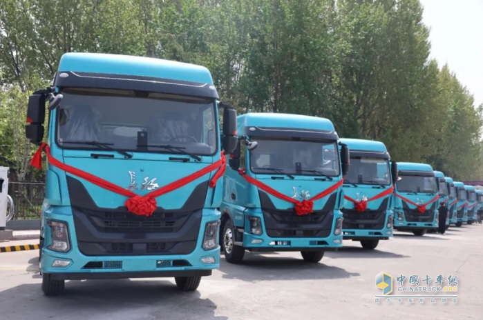 始于顏值，終于價(jià)值 長(zhǎng)征汽車(chē)純電牽引車(chē)獲邯鄲客戶(hù)好評(píng)