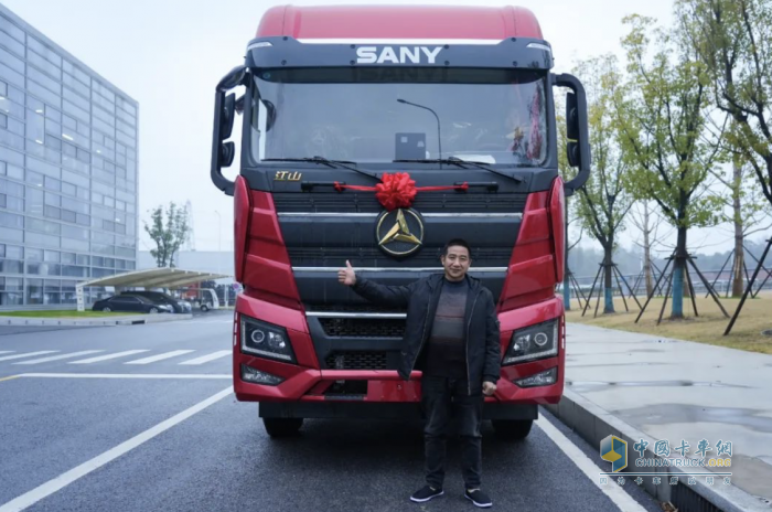 三一重卡2024年首批燃油車、電動輕卡發(fā)車 為新年寫下紅火開篇