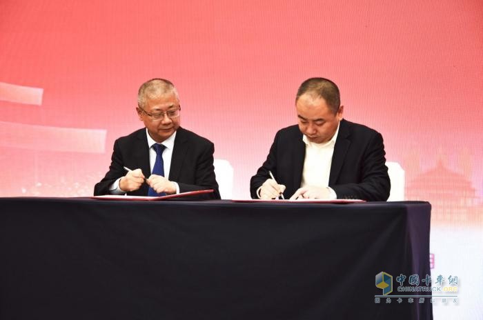 5000臺現(xiàn)象級大單“花落誰家”？慶鈴-瀧通攜手推動綠色智慧物流