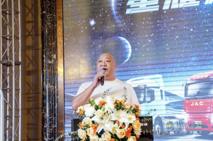 一舉交付30臺！ 江淮星耀X5 LNG牽引車搶灘西南 三大優(yōu)勢搶眼