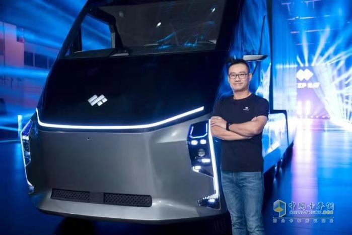 展出全球首款底部換電重卡，DeepWay能否在智能新能源重卡行業(yè)掀起新“騷動(dòng)”