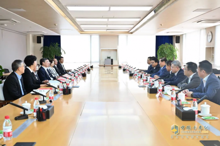 中國(guó)郵政集團(tuán)攜手中國(guó)重汽：打造新能源汽車(chē)商業(yè)化運(yùn)營(yíng)生態(tài)圈
