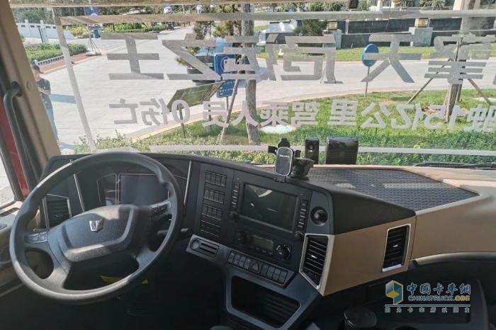 有安全更賺錢！?；愤\輸從業(yè)30年，孫總堅定選擇聯(lián)合重卡