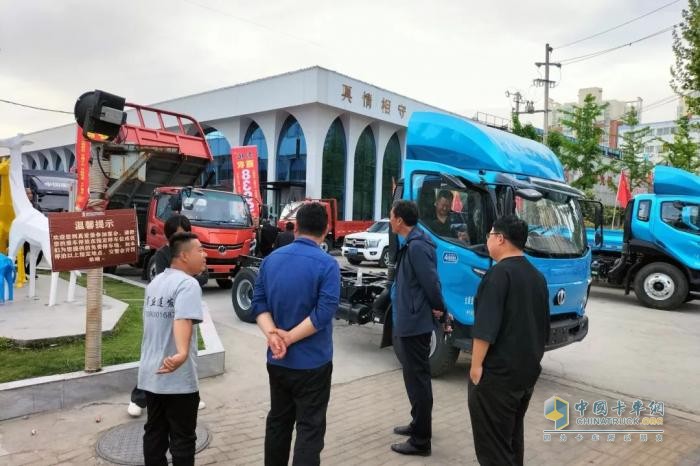 飛碟汽車燃油車4月推介會(huì)火爆全國(guó) 遍地開(kāi)花！