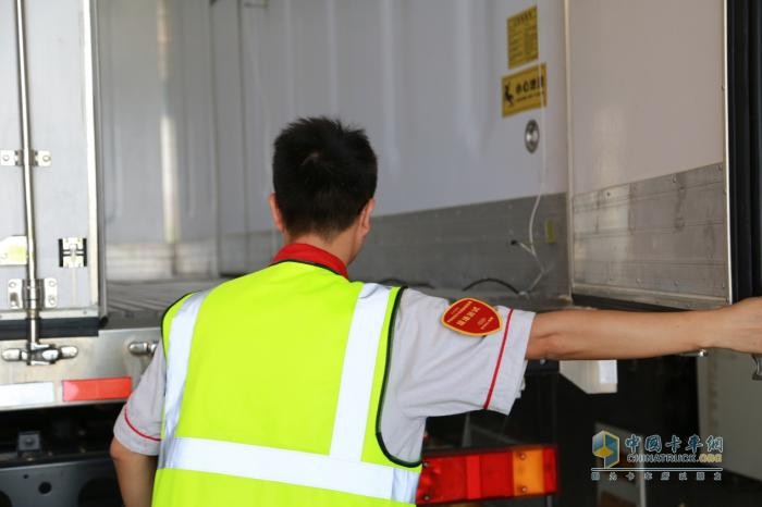 專用車行業(yè)首個！40℃環(huán)境下F類冷藏車最長升溫時間挑戰(zhàn)成績出爐
