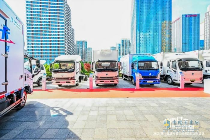 五大新質生產力助力濰柴新能源商用車榮獲“2024年醫(yī)藥冷鏈十佳運輸裝備服務商”