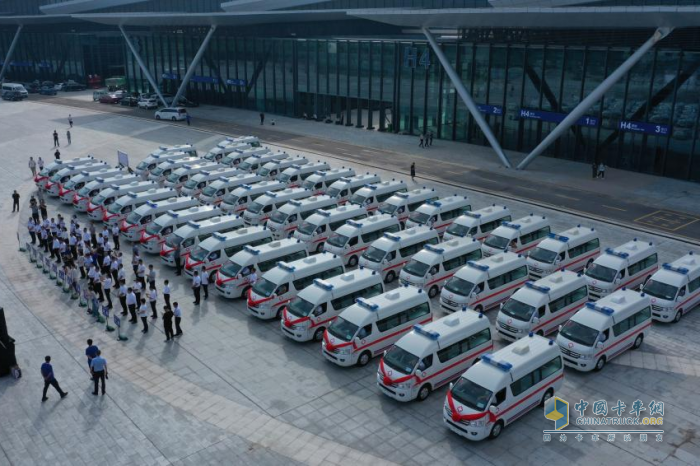 119輛風(fēng)景G7救護(hù)車交付榆林：加速基層醫(yī)療衛(wèi)生裝備升級(jí)，護(hù)航生命通道