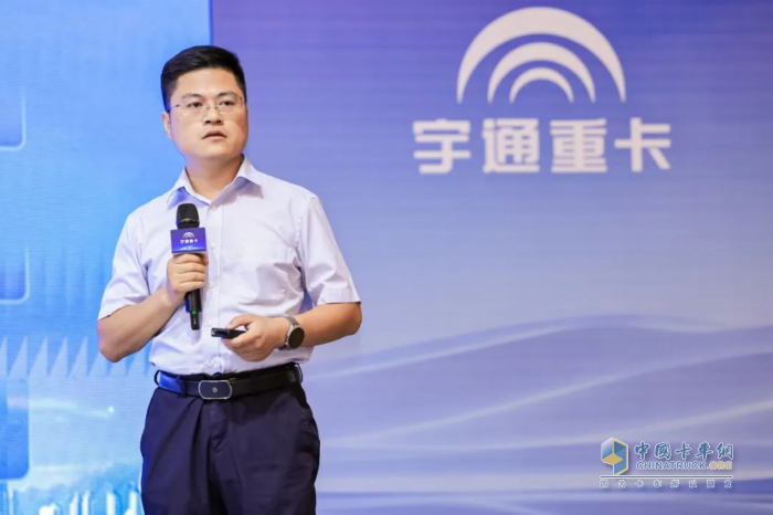 刷新純電重卡續(xù)航新高度，宇通600度純電牽引車新品上市！