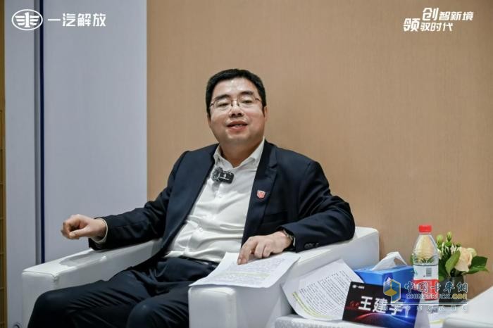 三年磨一劍，世界第一流-解放J7創(chuàng)領(lǐng)版牽引車上市背后的故事