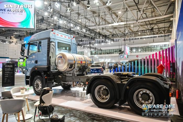 中國(guó)重汽豪沃TX7-N牽引車-硬核實(shí)力再升級(jí)，“三好重卡”實(shí)至名歸！