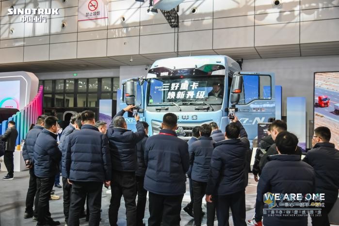 中國(guó)重汽豪沃TX7-N牽引車-硬核實(shí)力再升級(jí)，“三好重卡”實(shí)至名歸！