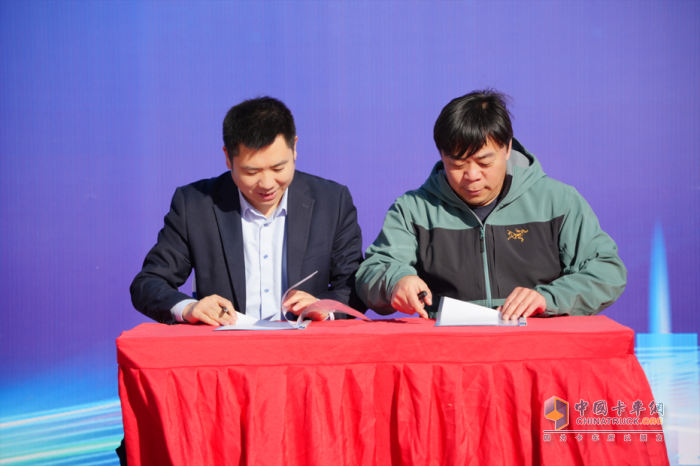 賣爆了！100臺歐馬可智藍(lán)2C超能快充輕卡極速交付北京冷鏈大客戶