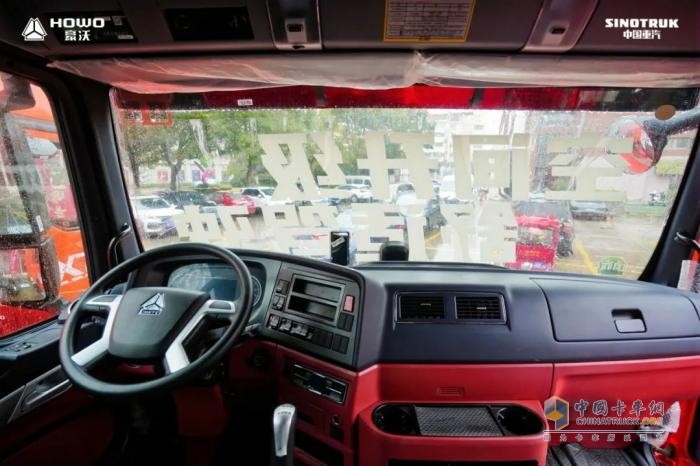 港口老板們都在搶什么？豪沃港拖車強勢鉅惠驚艷上海灘