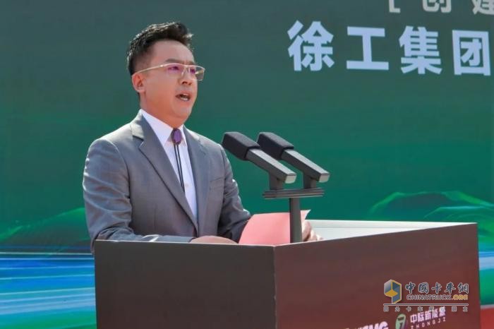 徐工：打造生態(tài)閉環(huán)！百臺“第一暢銷新能源重卡”再赴重慶