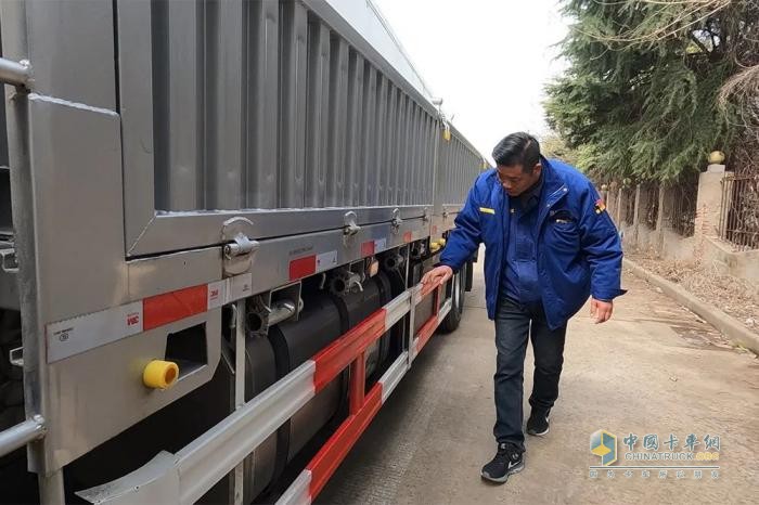 十年老司機(jī)換車記：遇見歐航超卡，魯師傅把平凡之路跑成星光大道