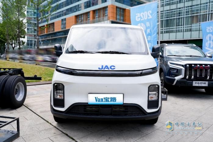 江淮1卡閃耀2025商用車金融大會(huì)，品牌勢(shì)能再升級(jí)