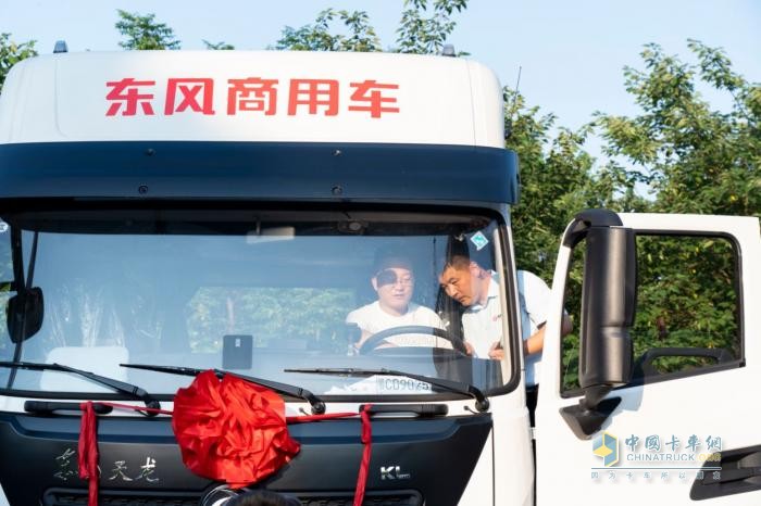 東風快遞 速遞價值 東風商用車快遞牽引車全國品鑒活動首站濰坊啟幕