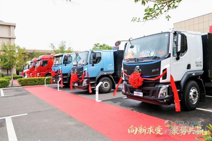 現(xiàn)場訂車93臺，東風柳汽乘龍之夜燃動山西運城