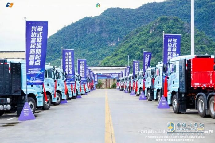 陜汽新能源頭掛列車批量交付大客戶，驅(qū)動(dòng)綠色物流與區(qū)域經(jīng)濟(jì)深度融合