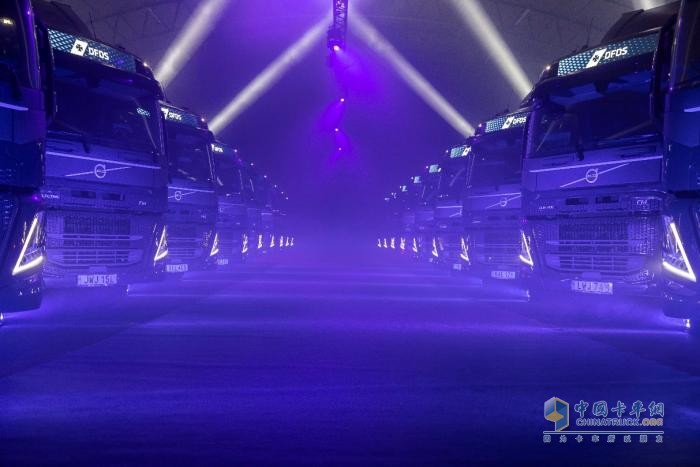 沃爾沃卡車(chē)交付20輛純電動(dòng)重卡