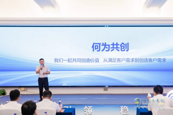 現(xiàn)場簽約超百臺！宇通重卡全系新品亮相南京