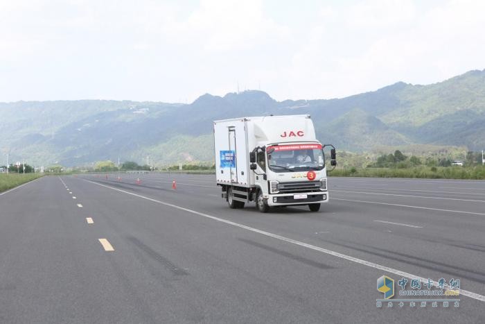 實(shí)力！江淮1卡冷鏈1號·帥鈴冰博士獲“5A級冷藏車”權(quán)威認(rèn)證