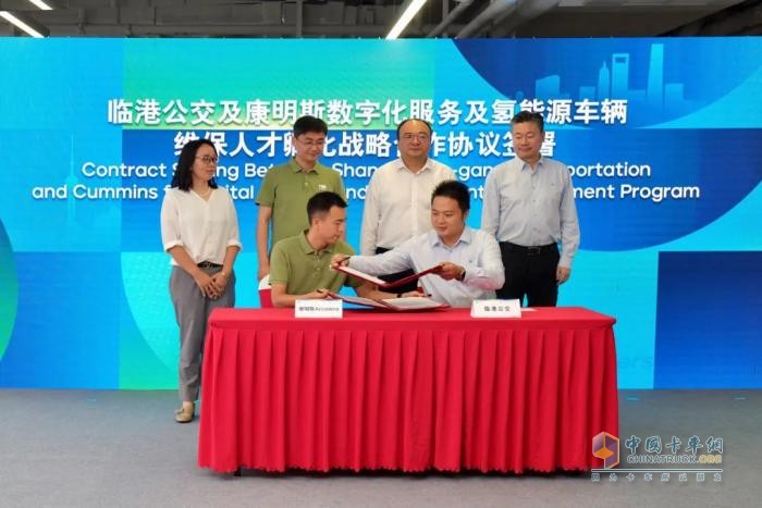500萬公里累計行駛里程！康明斯Accelera氫燃料電池助力臨港公交創(chuàng)造新紀錄   