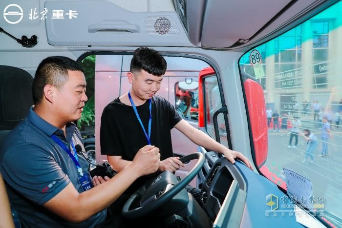 比同類車型多2年保修，北京重卡的底氣是什么？
