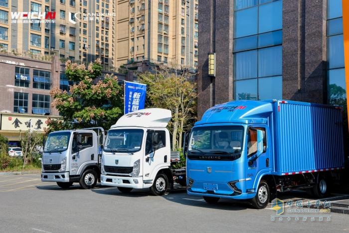 藍(lán)擎·悅、藍(lán)擎·龍系列新品亮相  濰柴新能源藍(lán)擎汽車新品全國上市體驗之旅走進(jìn)武漢