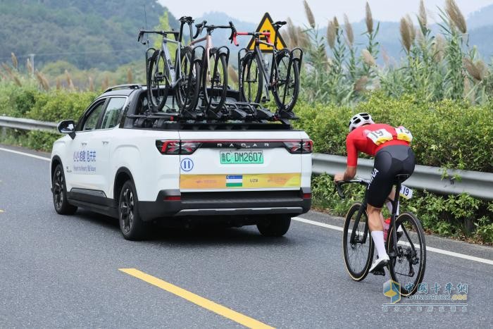 “隱形大梁”重新定義皮卡車身科技，雷達(dá)RD6獲十佳底盤評(píng)選皮卡先鋒獎(jiǎng)