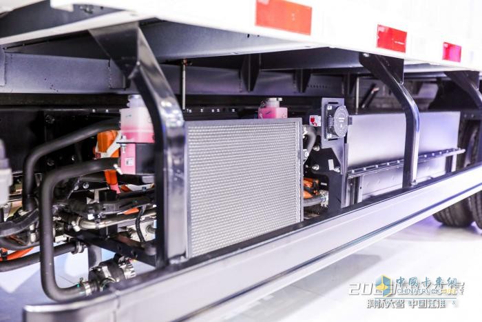 江淮1卡柴油增程式輕卡亮相中國(guó)國(guó)際商用車展