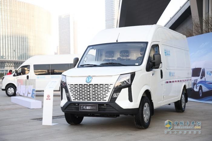 純電大VAN市場再添猛將，東風(fēng)御風(fēng)V9E震撼上市