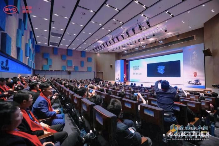 油電同價，顛覆燃油 比亞迪輕卡T5系列售價13.98萬元起
