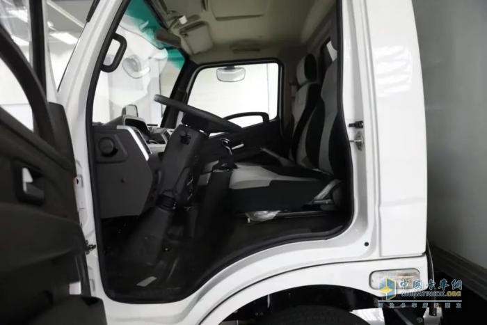 又要綠牌又不想里程焦慮？還得看飛碟奧馳HV2增程城市物流車