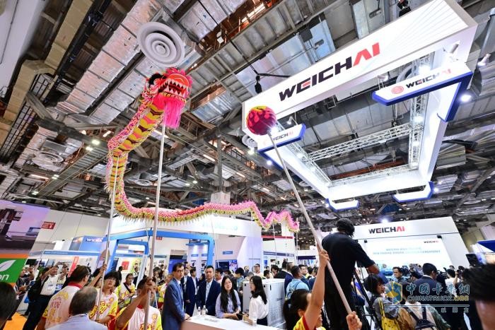 配套高端游艇、公務(wù)船、客船 這款濰柴高端動力驚艷亞太海事展