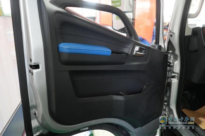 快上車！歐馬可智藍(lán)混動(dòng)房車帶你開啟無憂之旅！