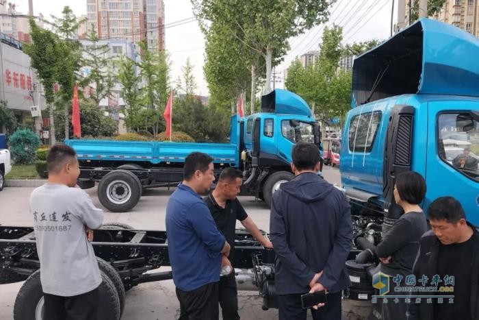 飛碟汽車燃油車4月推介會(huì)火爆全國(guó) 遍地開(kāi)花！