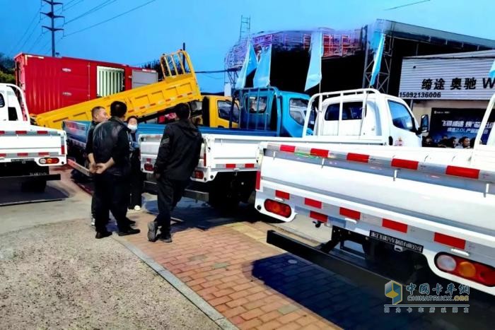 飛碟汽車燃油車4月推介會(huì)火爆全國(guó) 遍地開(kāi)花！