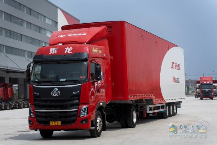 618之前批量交付260臺(tái)，誰家快遞車這么受歡迎？