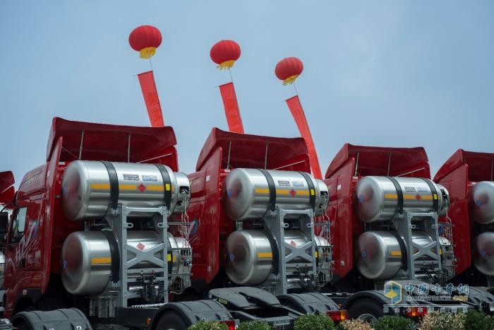 618之前批量交付260臺(tái)，誰家快遞車這么受歡迎？